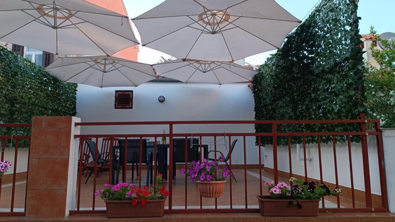Studio Apartment Jemi พูลา ภายนอก รูปภาพ