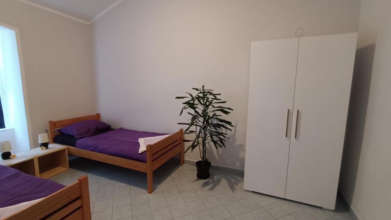 Studio Apartment Jemi พูลา ภายนอก รูปภาพ
